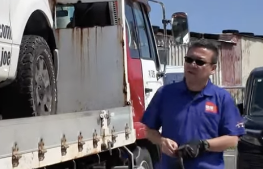 赤嶺部長の仕事風景